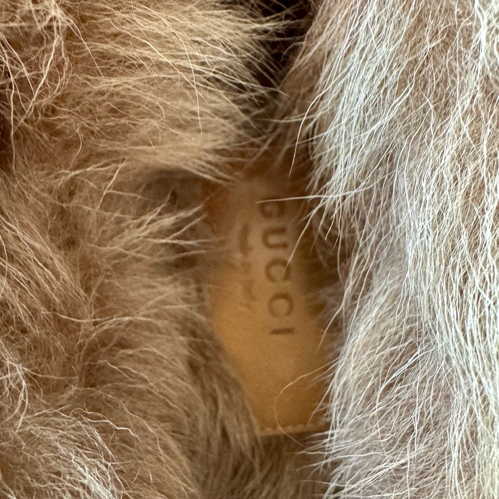 Authentic Gucci Red Fur-Trimmed Flats - Picture 8 of 8